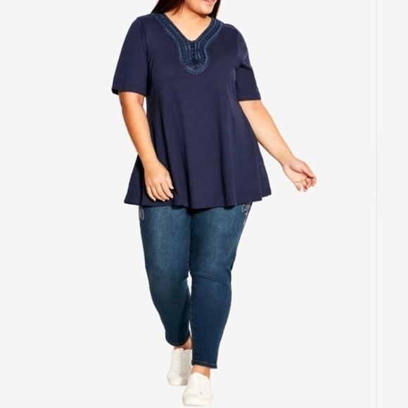 Avenue Navy Crochet Notch Neck Tee Blue NWT‎ Plus Size 26/28 - Picture 1 of 5